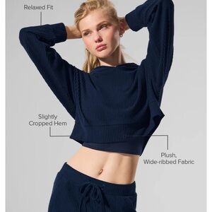 Alo Yoga Muse Hoodie Cropped